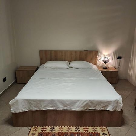 Vila 29A Tirana Esterno foto